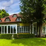 Hotel Parkhotel Na Baracke 4*