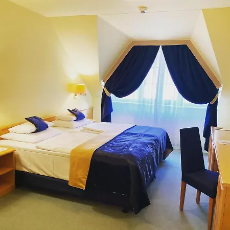 Hotel Parkhotel Na Baracke 4*