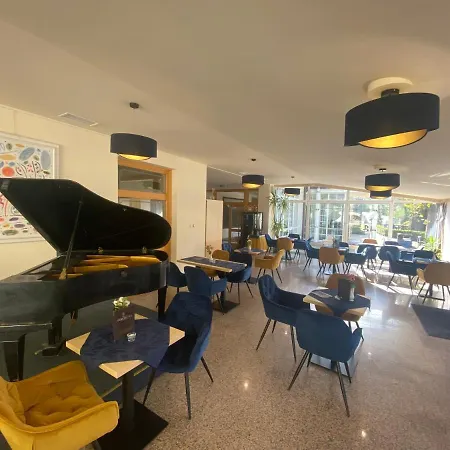 Parkhotel Na Baracke 4*