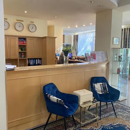 Hotel Parkhotel Na Baracke 4*