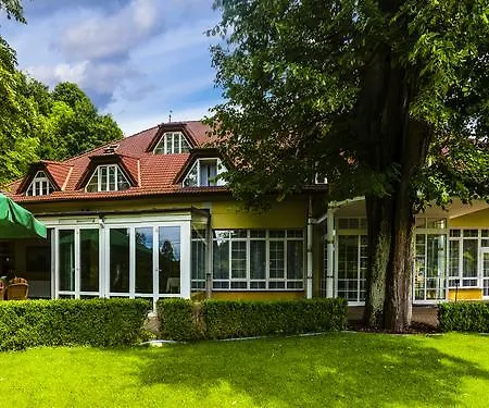 Hotel Parkhotel Na Baračke 4*