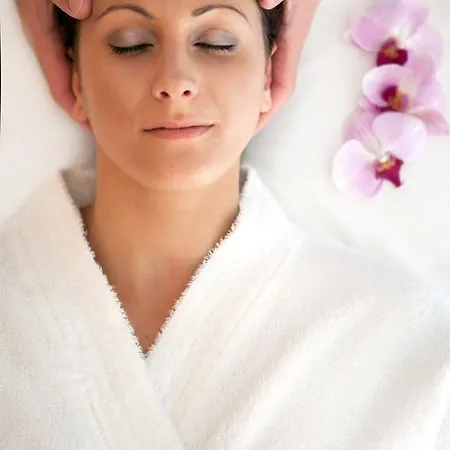 Hotel Parkhotel Na Baračke 4*